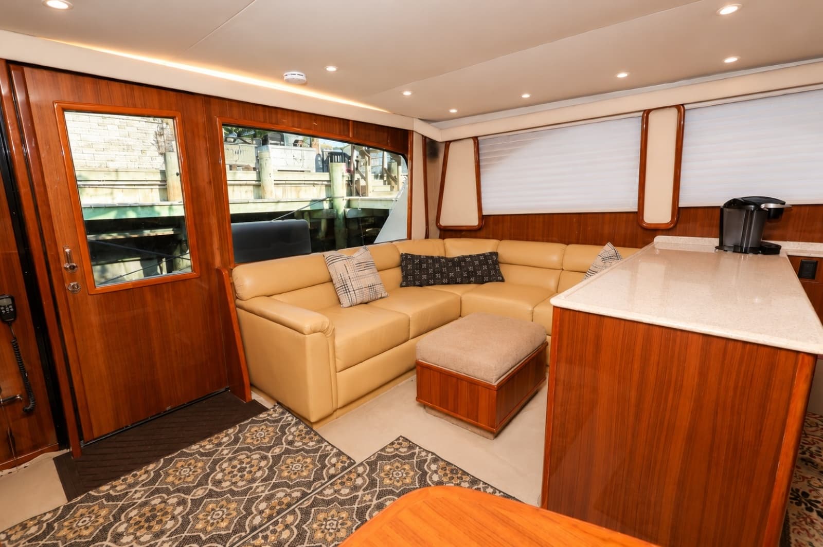 2005 Viking 45 Convertible - Photo 12