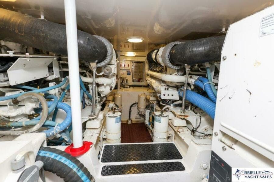 2005 Viking 45 Convertible