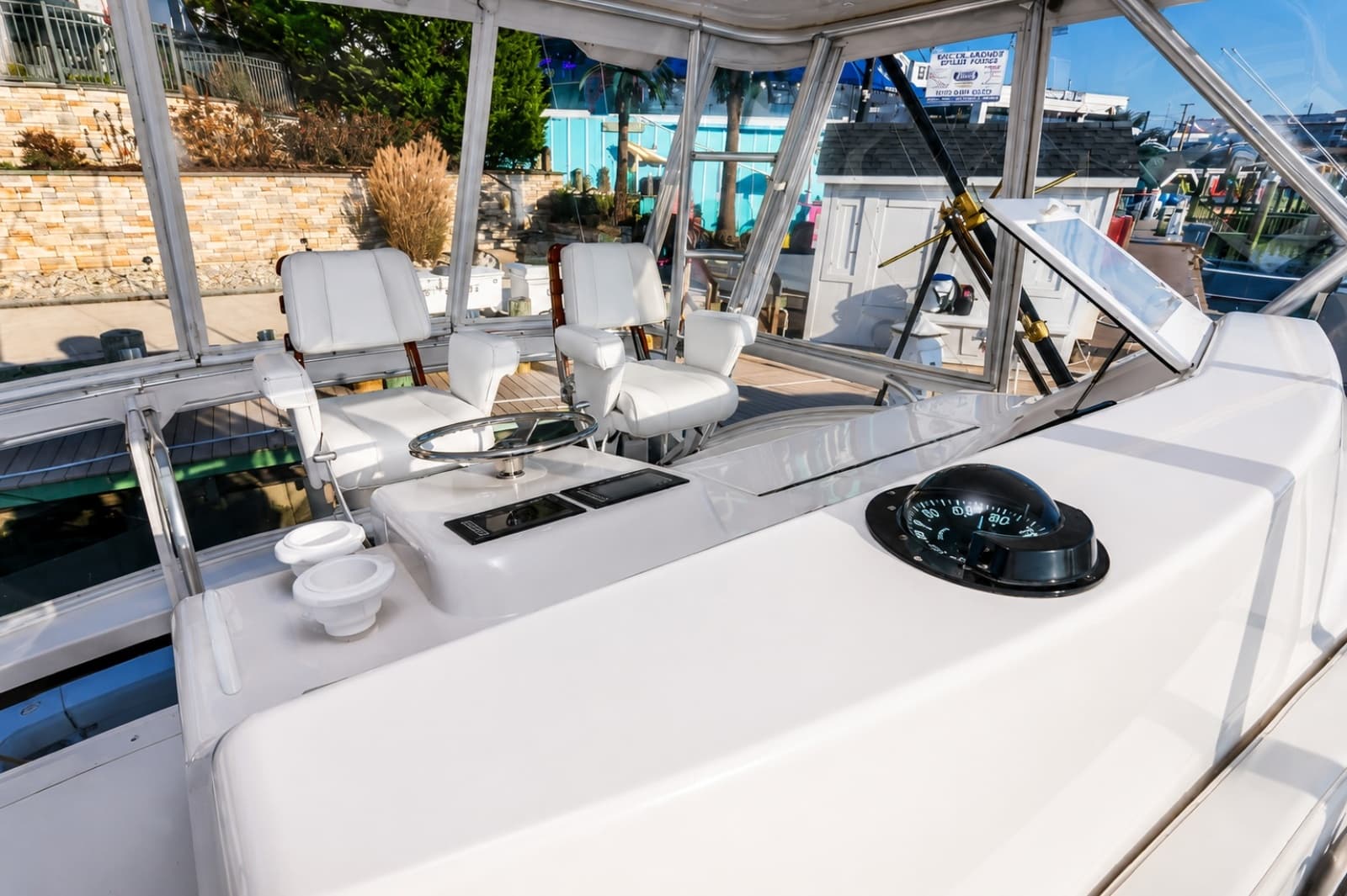 2005 Viking 45 Convertible - Photo 9