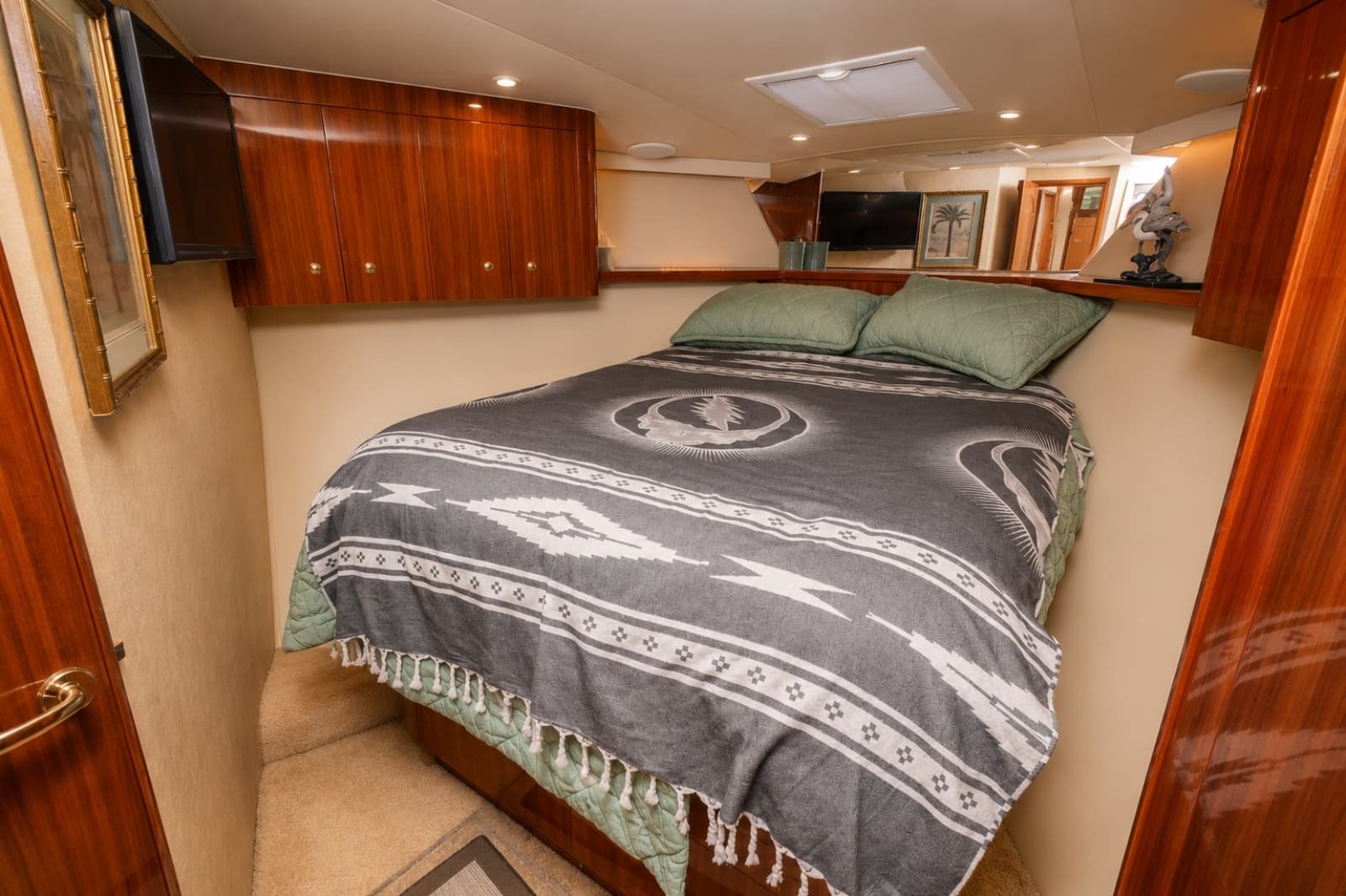 2005 Viking 45 Convertible - Photo 23