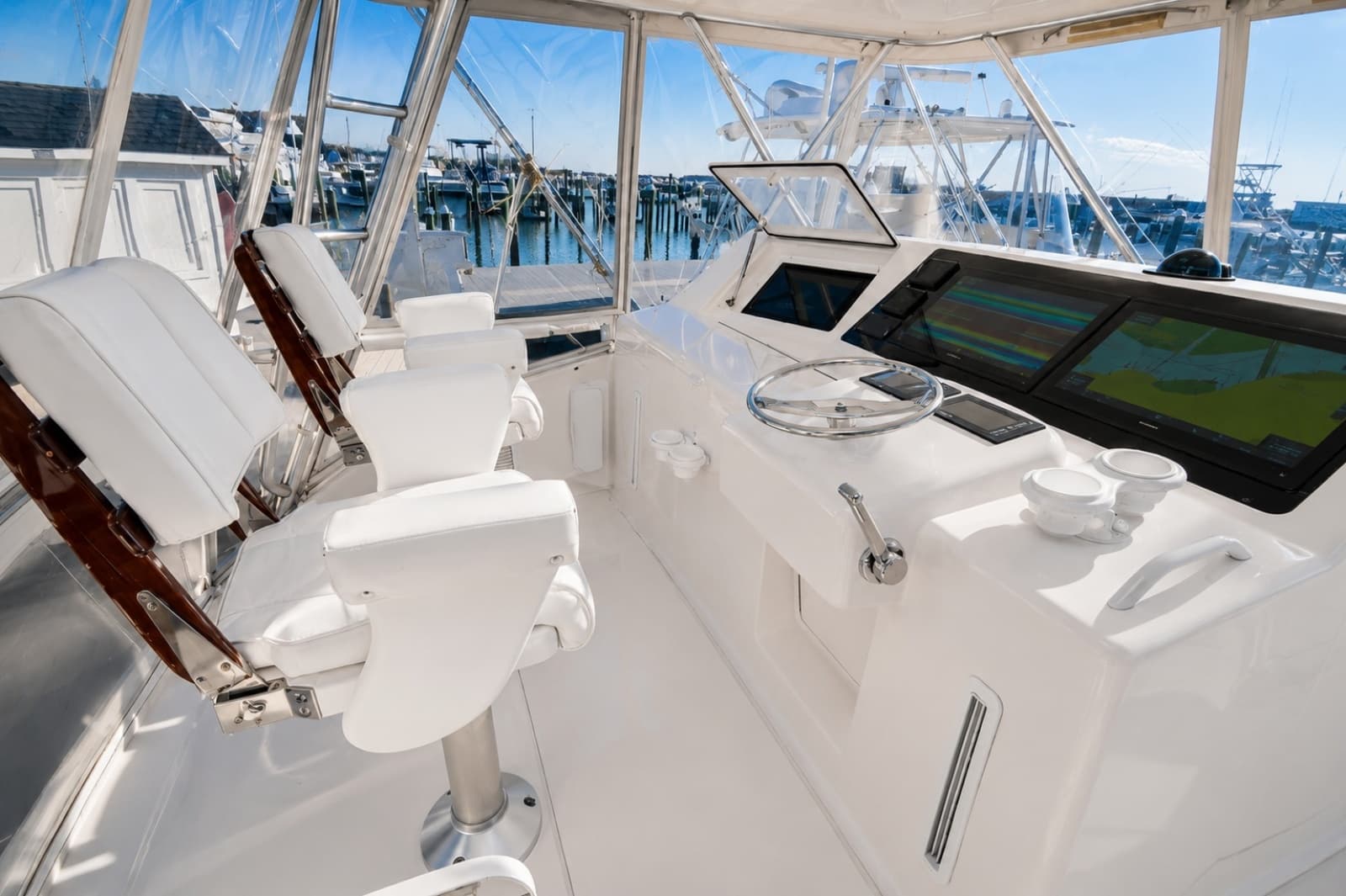 2005 Viking 45 Convertible - Photo 7