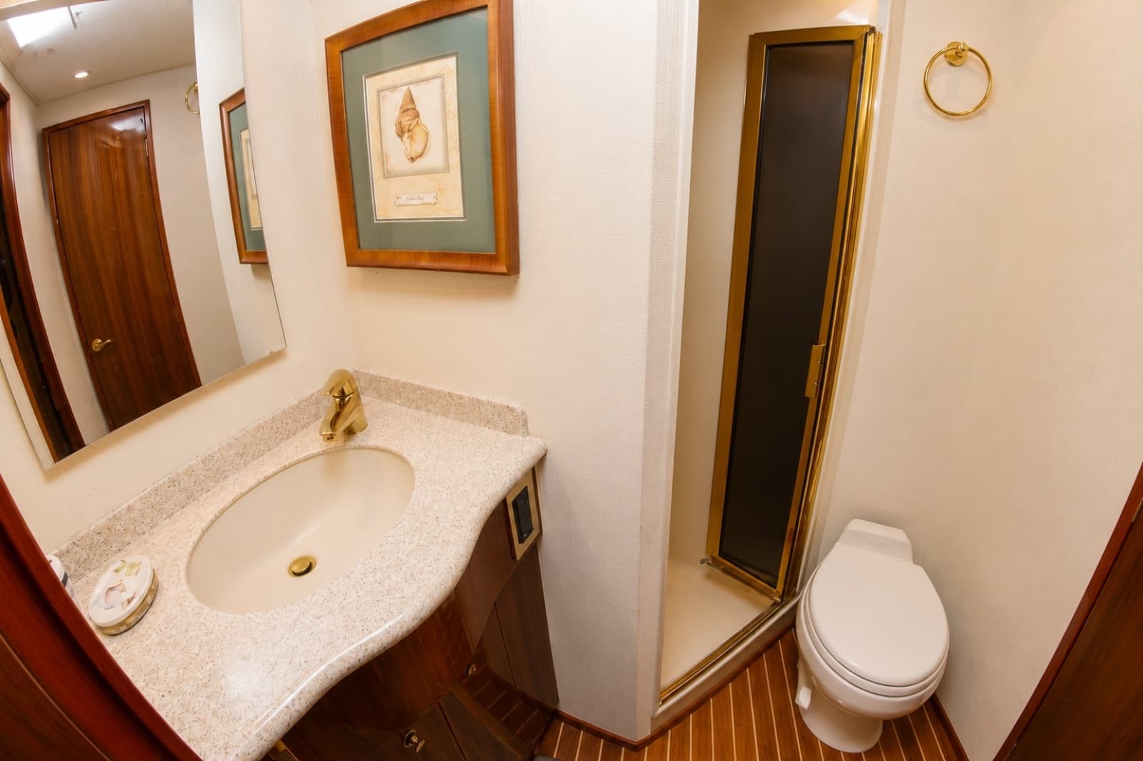 2005 Viking 45 Convertible - Photo 25