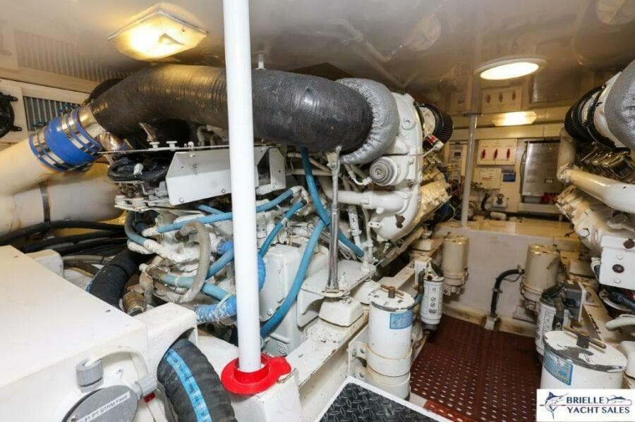 2005 Viking 45 Convertible