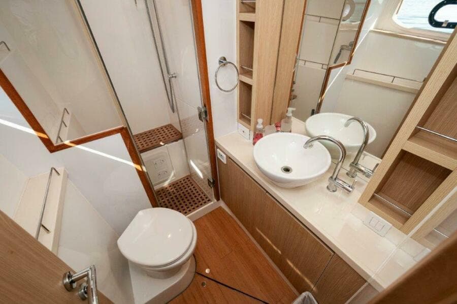 2018 Aquila 44 Catamaran- Master Head 