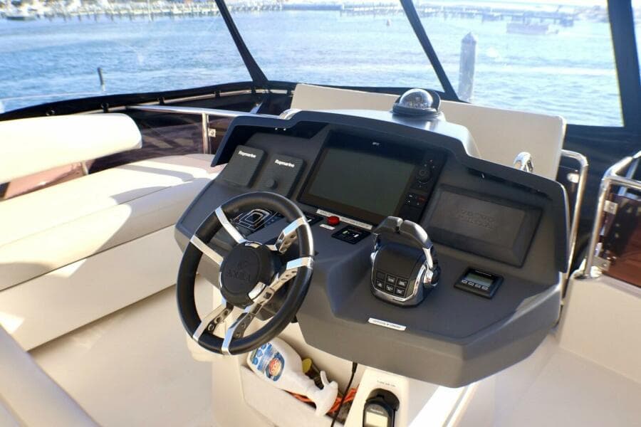 2018 Aquila 44 Catamaran- Flybridge