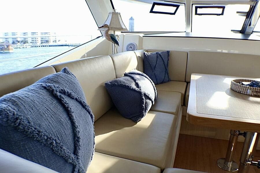 2018 Aquila 44 Catamaran- Dinette