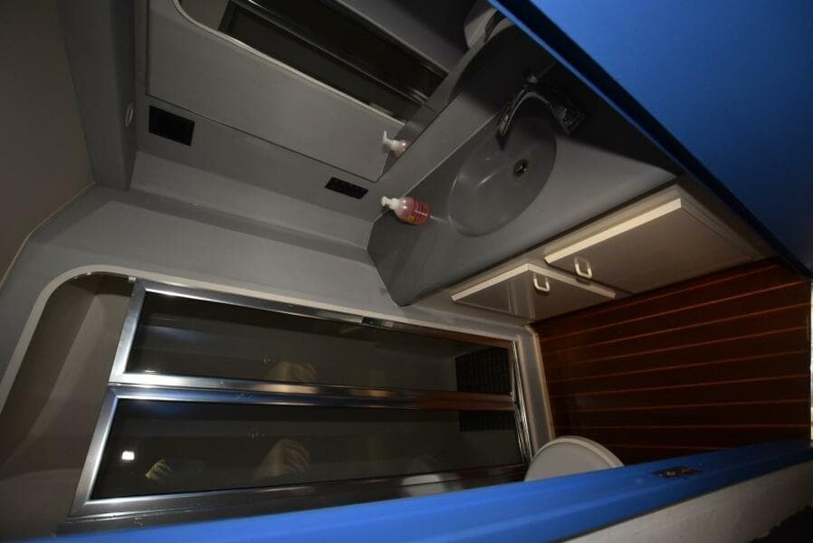 1997 Viking 50 Convertible