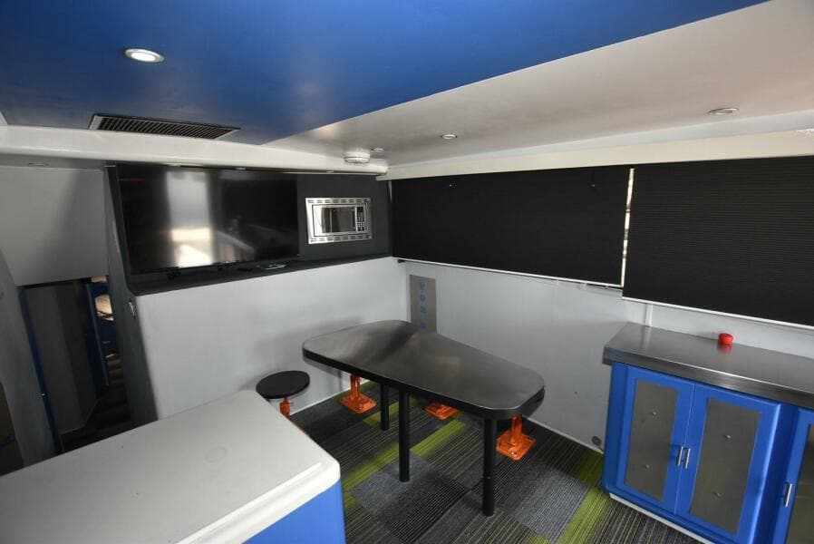 1997 Viking 50 Convertible