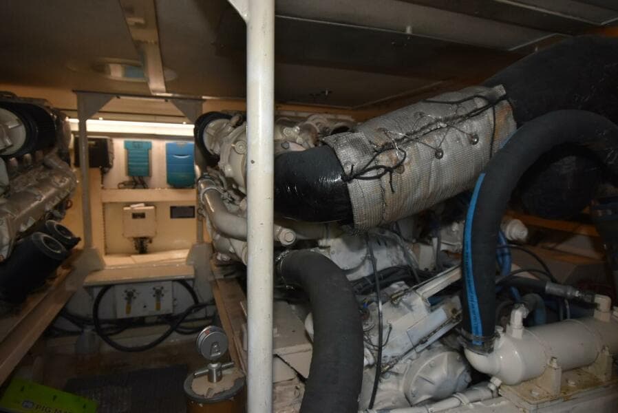 1997 Viking 50 Convertible