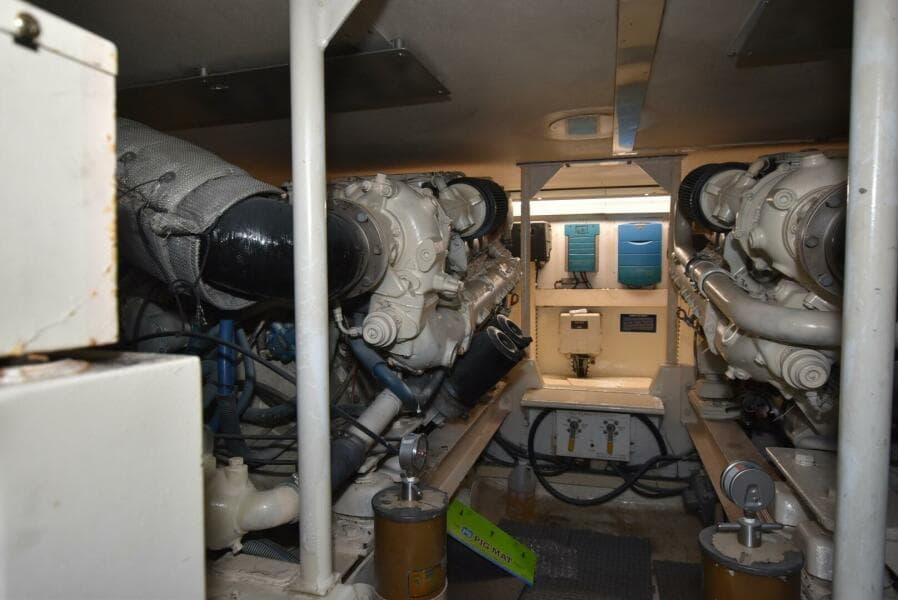 1997 Viking 50 Convertible