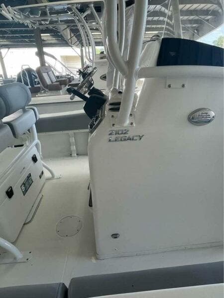 2022 NauticStar 2102 Legacy
