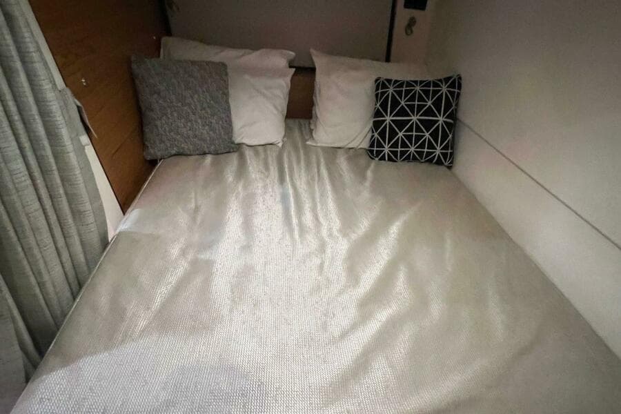 2022 Boston Whaler Conquest 405