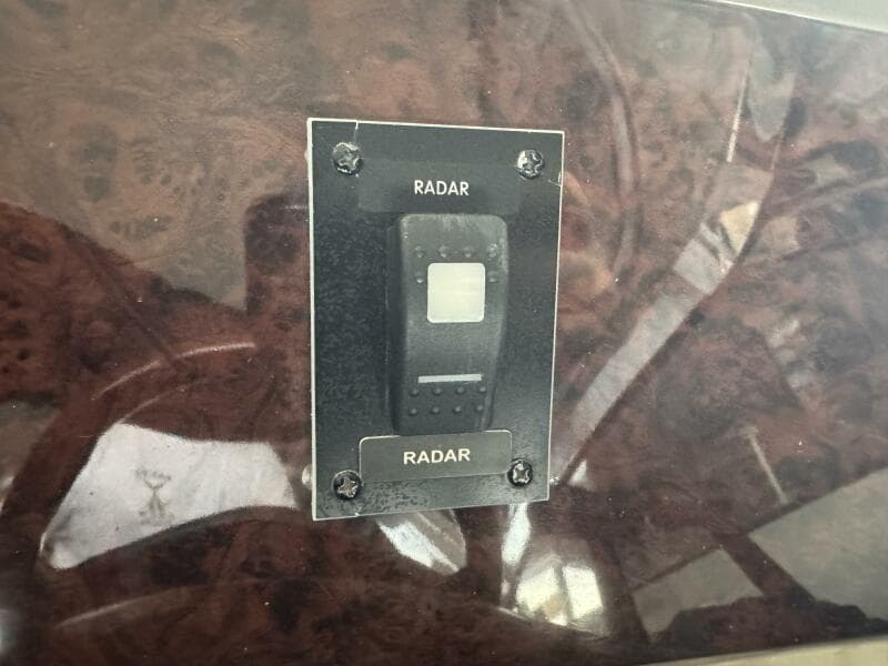 2005 Regal 3560 Commodore