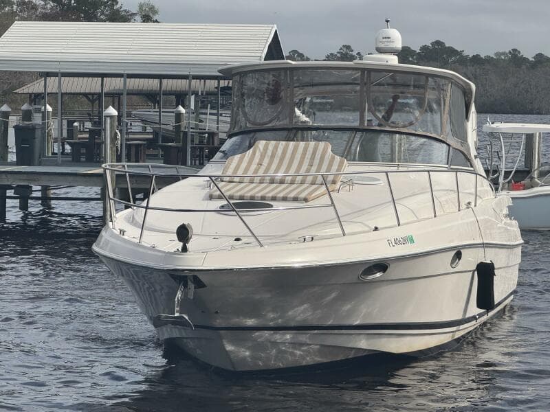 2005 Regal 3560 Commodore