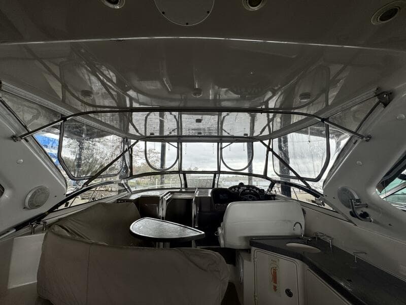 2005 Regal 3560 Commodore