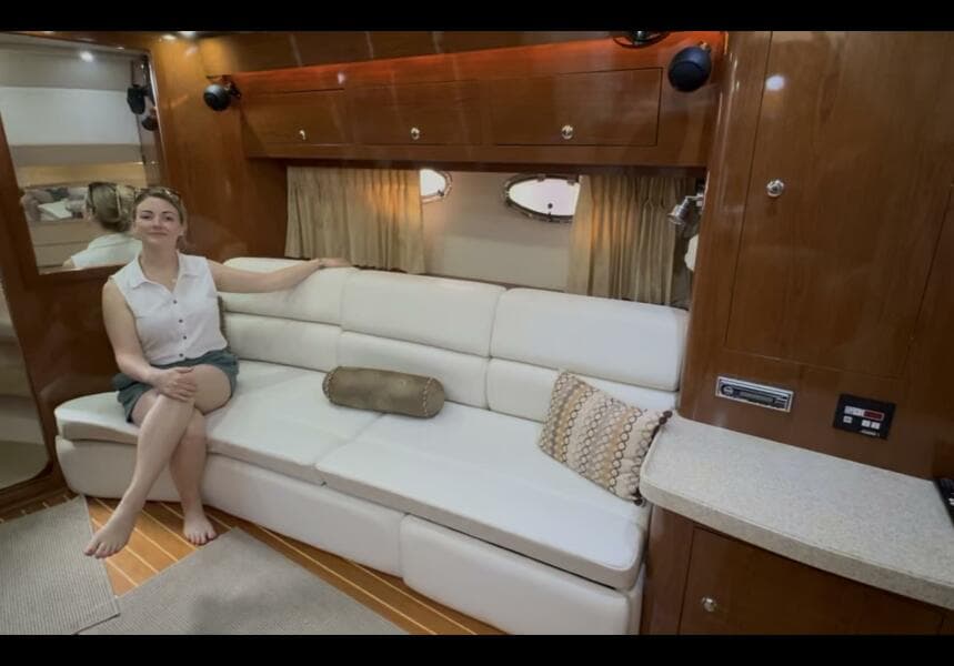 2005 Regal 3560 Commodore