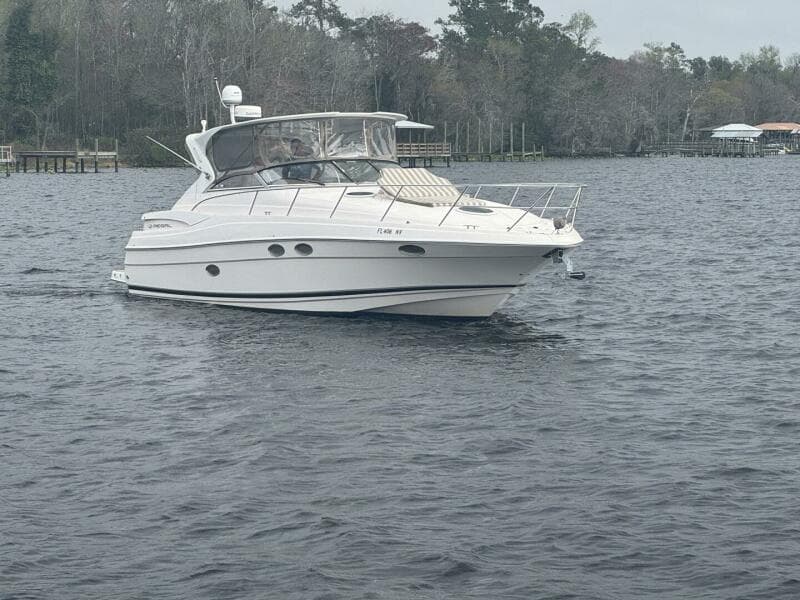2005 Regal 3560 Commodore