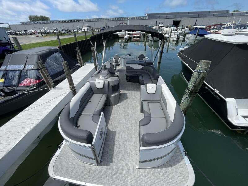 2023 Tahoe Pontoon LTZ 2385 Rear Fish