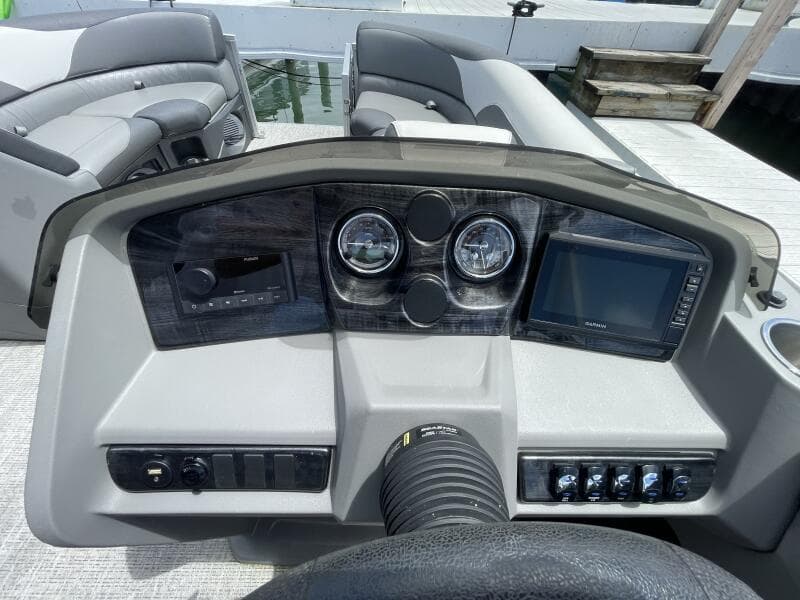 2023 Tahoe Pontoon LTZ 2385 Rear Fish