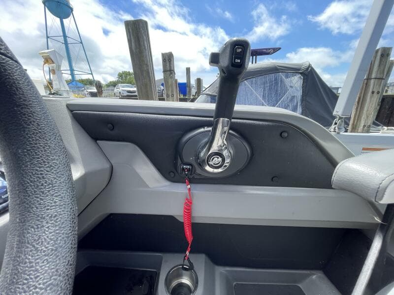 2023 Tahoe Pontoon LTZ 2385 Rear Fish