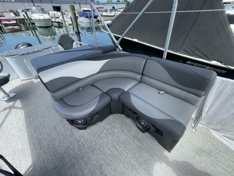 2023 Tahoe Pontoon LTZ 2385 Rear Fish