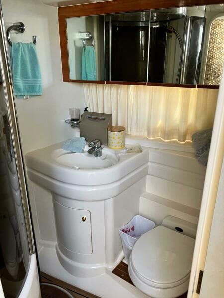 1999 Viking Princess 52 Express Bridge