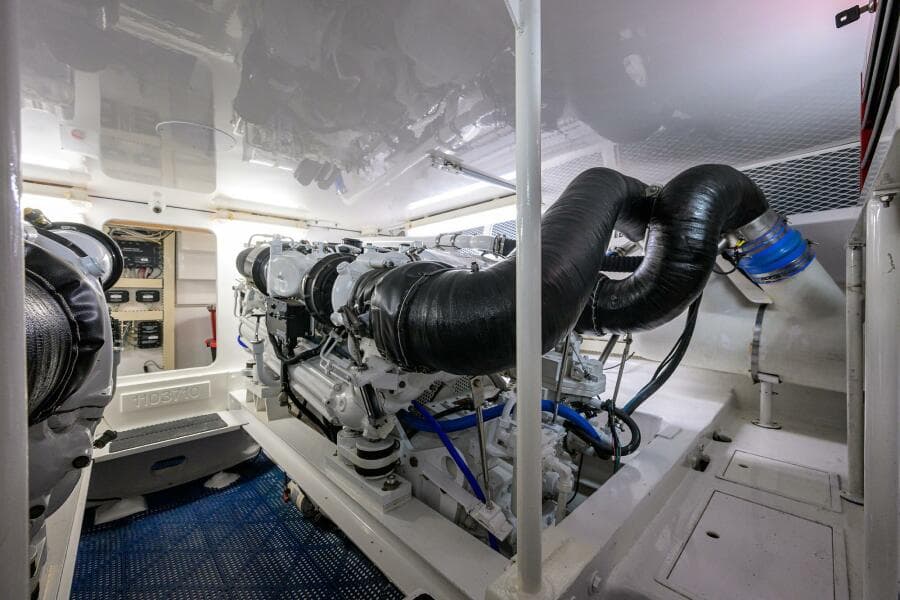 Viking 61 Reel King - Engine Room