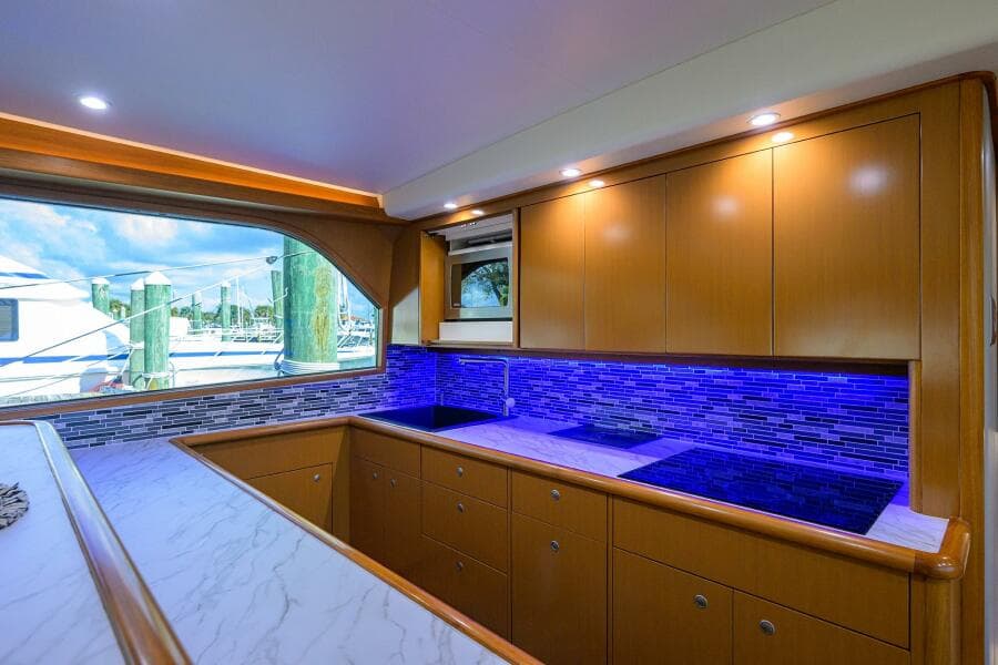 Viking 61 Reel King - Galley