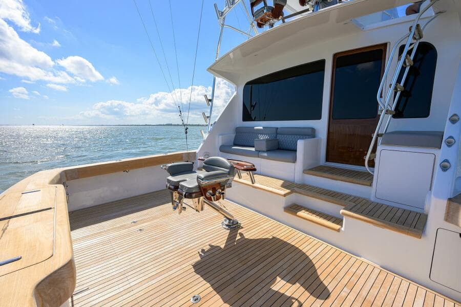 Viking 61 Reel King - Cockpit 