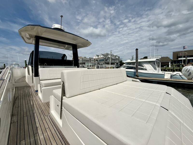 2023 Astondoa 377 Coupe Outboard - Photo 12