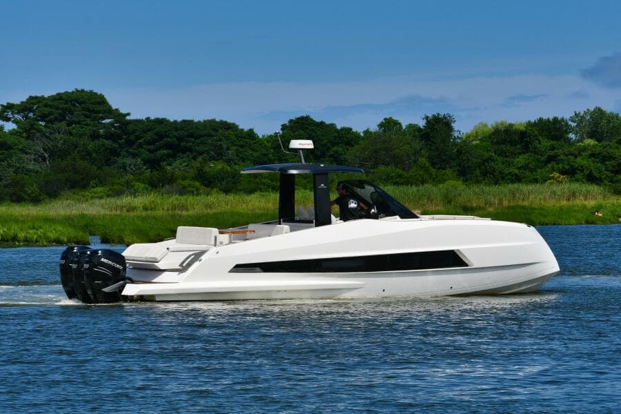 2023 Astondoa 377 Coupe Outboard - Photo 1