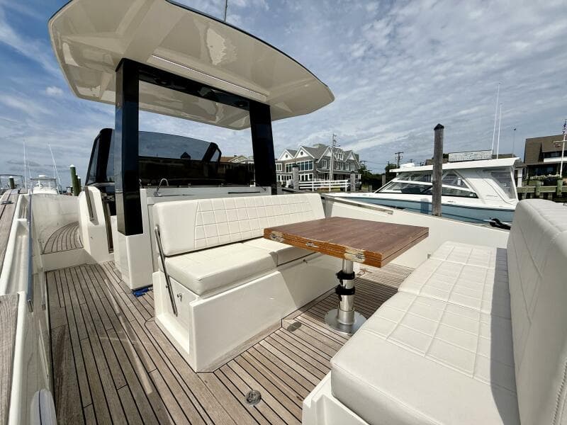 2023 Astondoa 377 Coupe Outboard - Photo 18