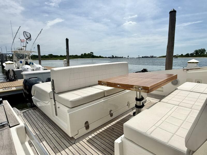 2023 Astondoa 377 Coupe Outboard - Photo 16