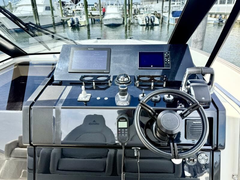 2023 Astondoa 377 Coupe Outboard - Photo 25