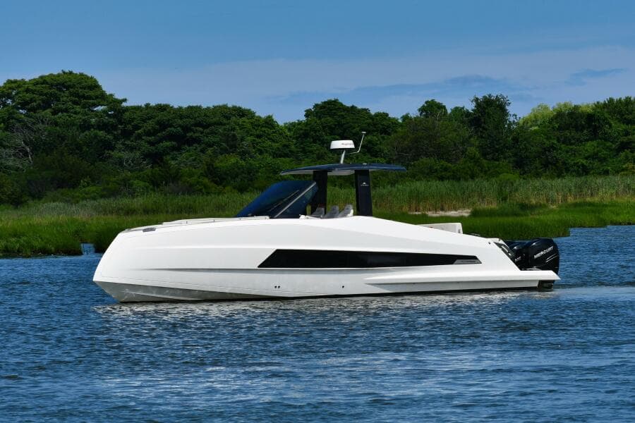 2023 Astondoa 377 Coupe Outboard - Photo 6