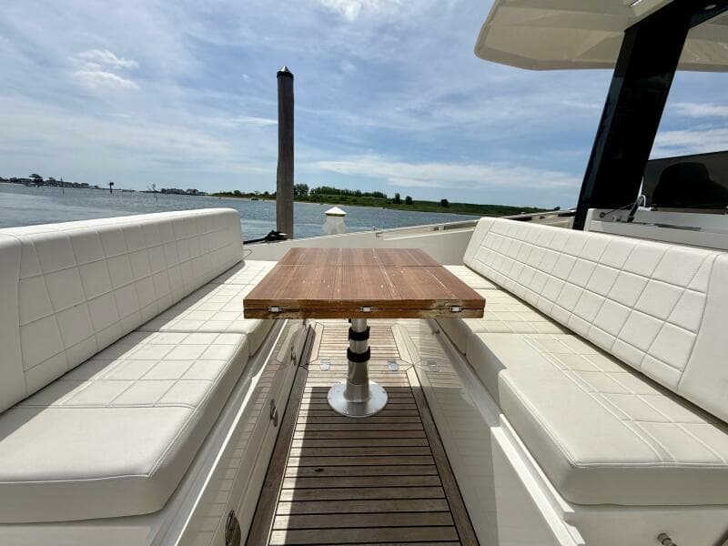 2023 Astondoa 377 Coupe Outboard - Photo 17