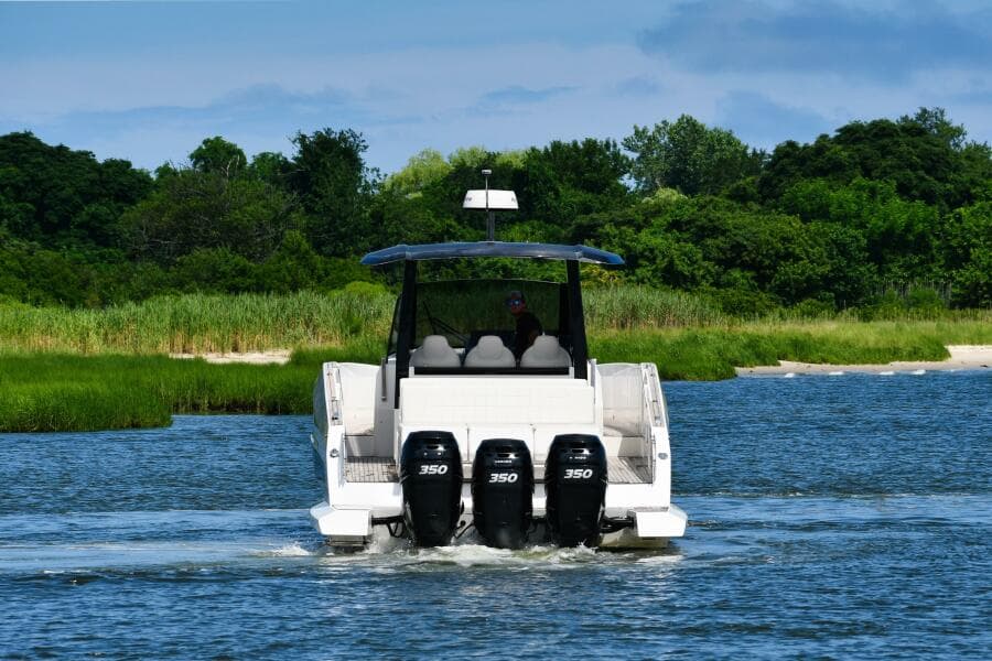 2023 Astondoa 377 Coupe Outboard - Photo 3