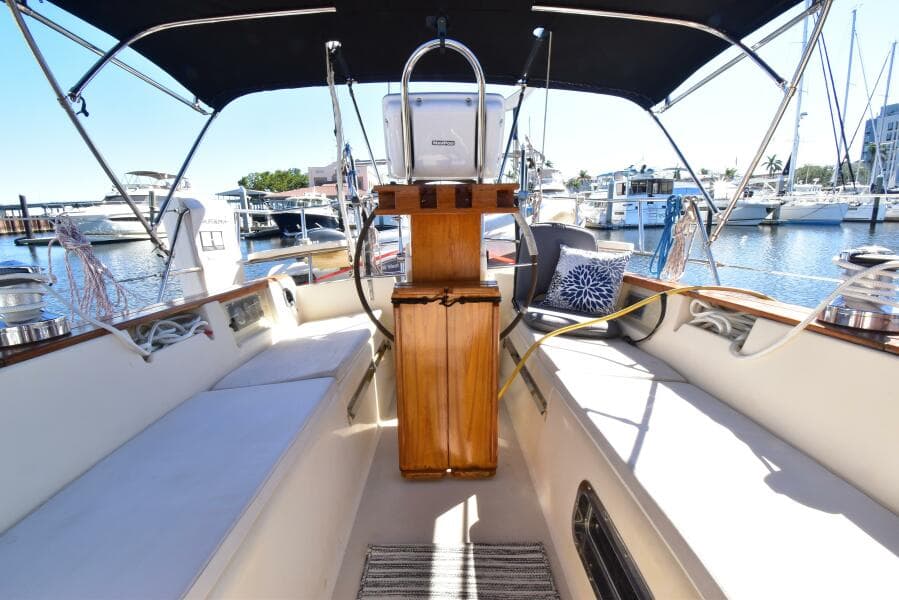 1999 Island Packet 380