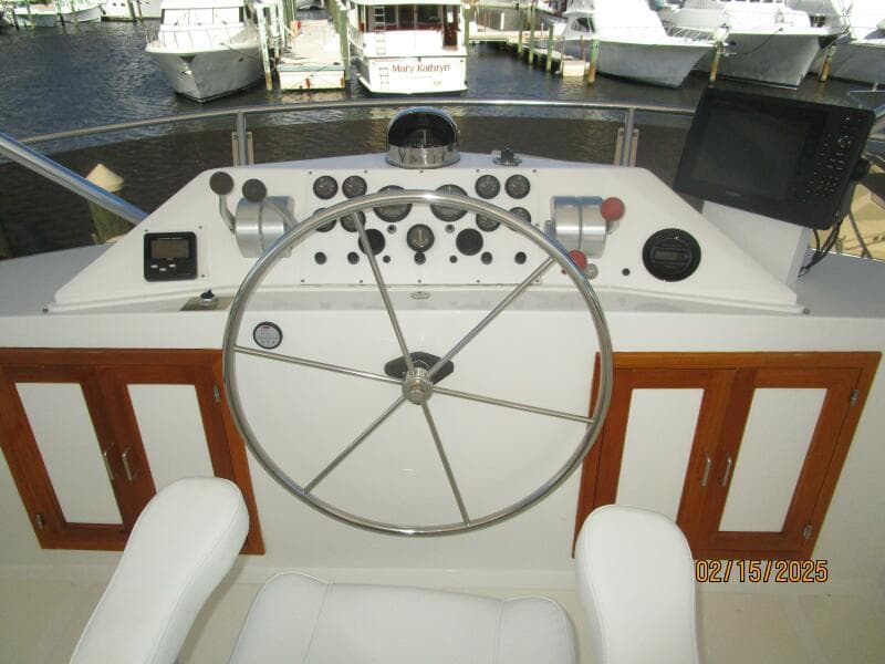 57' DeFever flybridge helm