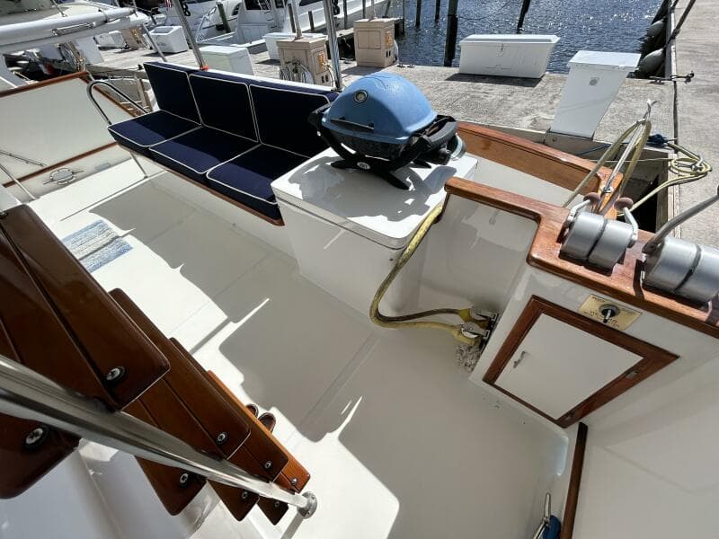 57' DeFever aftdeck1