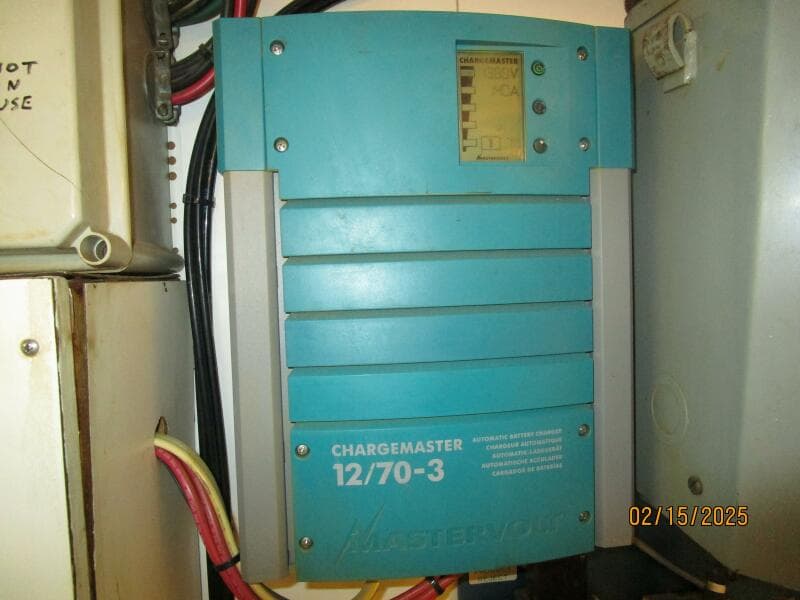 57' DeFever battery charger