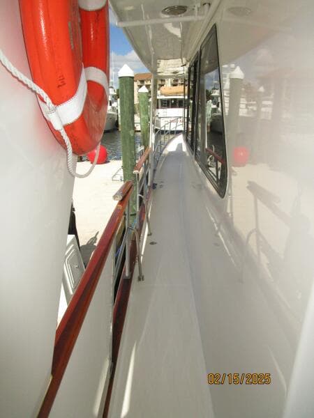 57' DeFever port side deck1