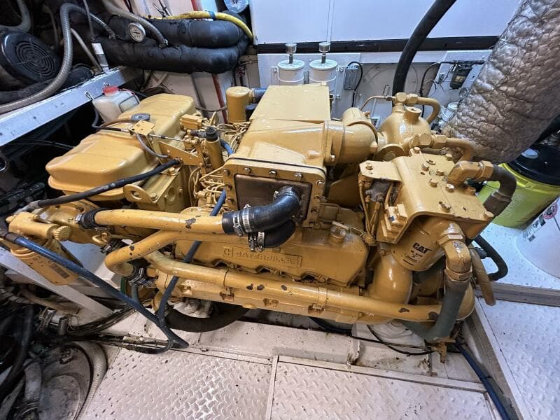 57' DeFever starboard main engine