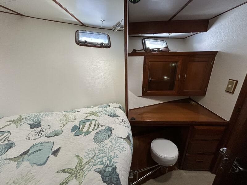 57' DeFever forward guest stateroom starboard