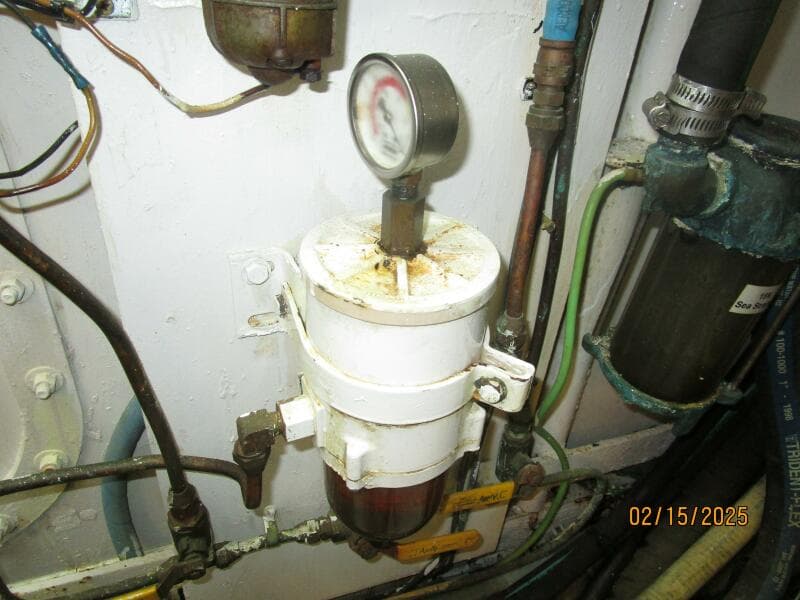 57' DeFever starbaord generator Racor fuel filter