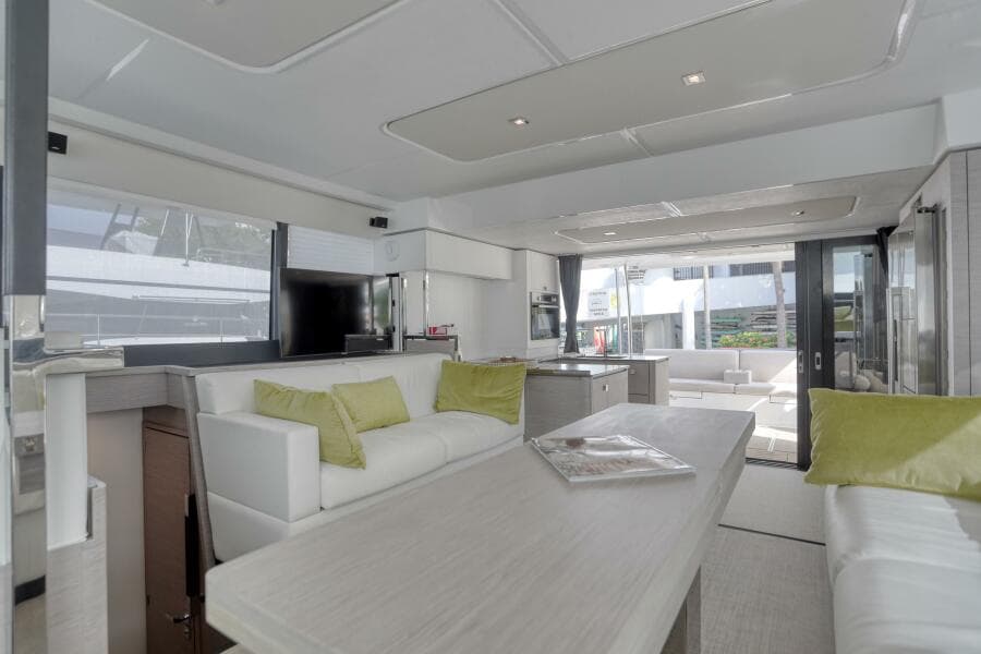 2022 Fountaine Pajot MY6