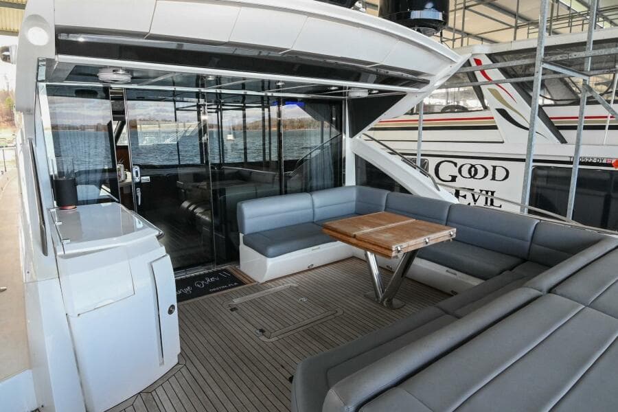 2015 Sunseeker Predator 68