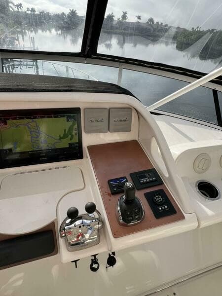 2008 Ovation 52