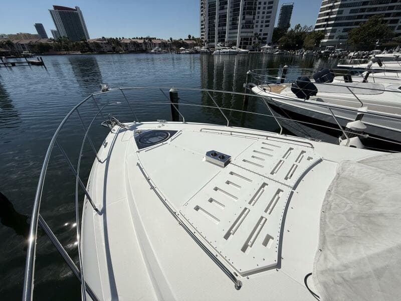 2014 Cruisers Yachts 45 Cantius