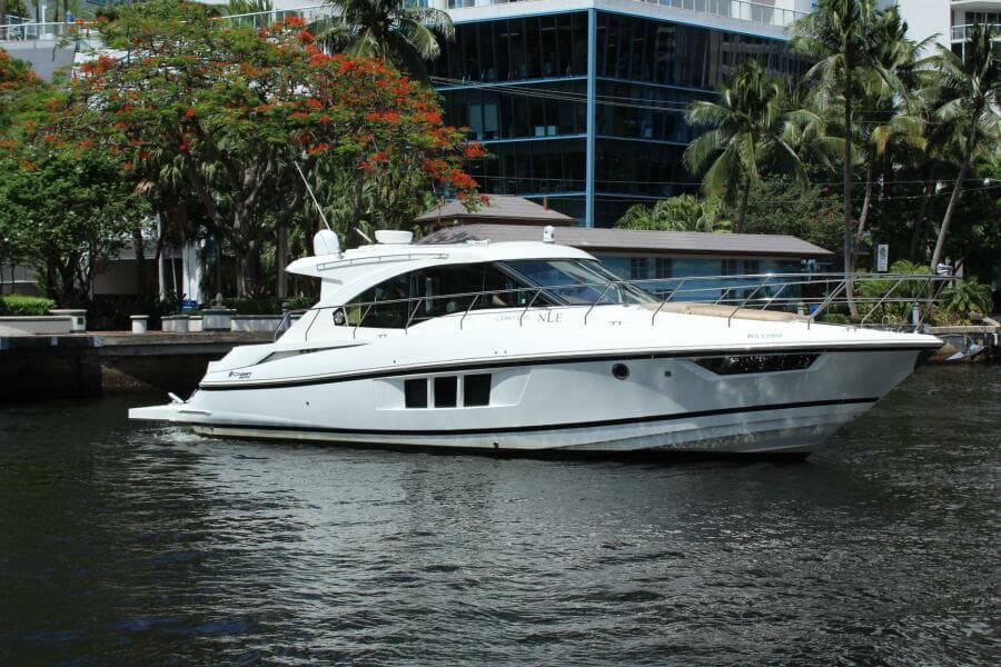 2014 Cruisers Yachts 45 Cantius